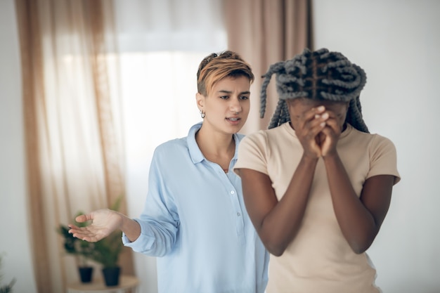 Diferença entre dependência física e psicológica